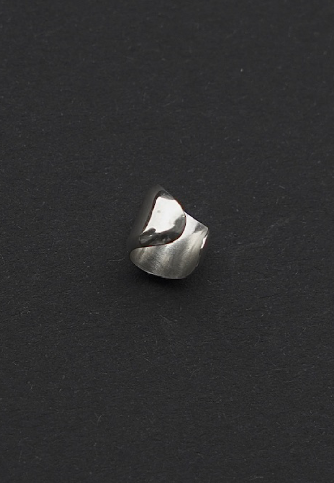 Qaitak Klein Ear Cuff
